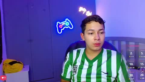 Snapshot of georgesmith_1 chatting on 01.18.25 GEORGE online show from 01.18.25