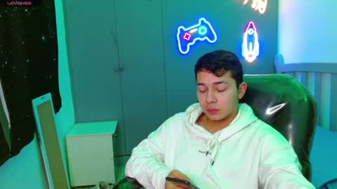 Snapshot of georgesmith_1 chatting on 01.25.25 GEORGE online show from 01.25.25