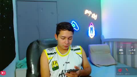 Snapshot of georgesmith_1 chatting on 01.28.25 GEORGE online show from 01.28.25