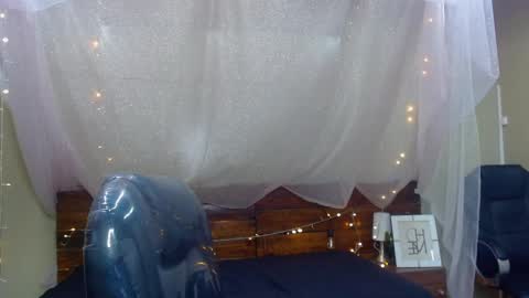 Snapshot of georgesmith_1 chatting on 02.03.25 GEORGE online show from 02.03.25