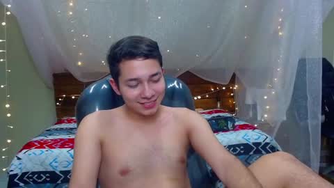 Snapshot of georgesmith_1 chatting on 02.08.25 GEORGE online show from 02.08.25