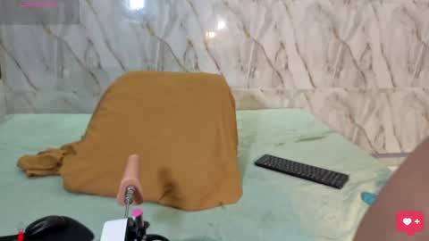 Georgina  online show from 10.04.25