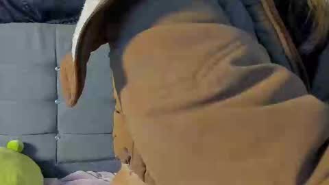 geraldinesuaan online show from 12.16.25