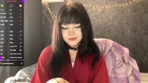 EmelyWoodes online show from 05.28.26