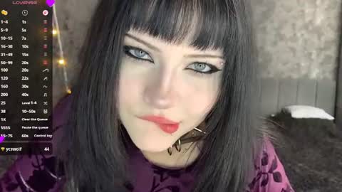 EmelyWoodes online show from 06.17.26