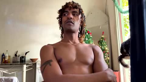 Snapshot of gerson229 chatting on 12.01.25 gerson229 online show from 12.01.25