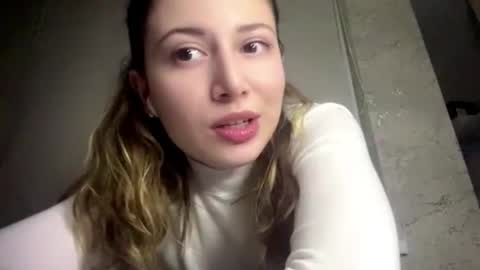 Snapshot of gertudewinfough chatting on 12.04.25 Diana online show from 12.04.25