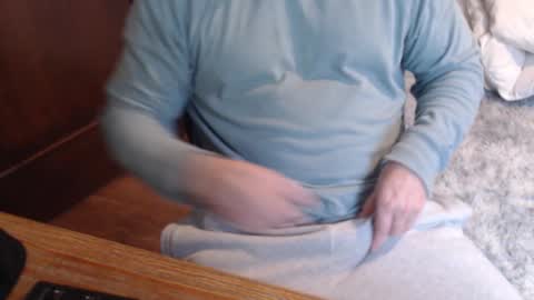 Snapshot of gethoggy chatting on 12.21.24 gethoggy online show from 12.21.24