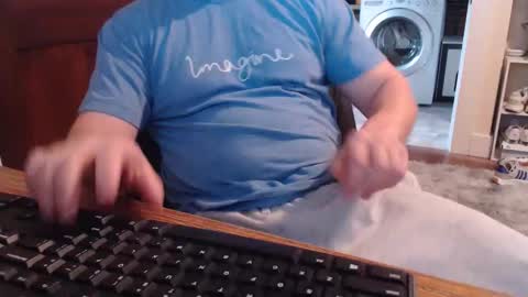 Snapshot of gethoggy chatting on 11.14.25 gethoggy online show from 11.14.25