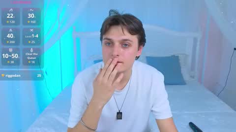 Snapshot of ggimperator chatting on 10.31.25 Alex online show from 10.31.25