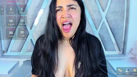 Danna Astrom online show from 02.05.25