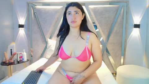 Danna Astrom online show from 09.10.25