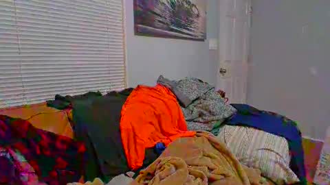 Snapshot of ghomps88 chatting on 12.19.25 Gee online show from 12.19.25