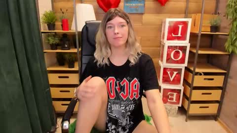 Snapshot of ghostly_temptation chatting on 02.17.25 Sweety online show from 02.17.25