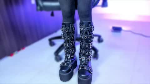 Snapshot of ghostlydolll chatting on 09.26.25 Sara online show from 09.26.25