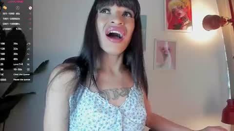 Gia  Please help me with your thumbs up its important   online show from 07.22.26