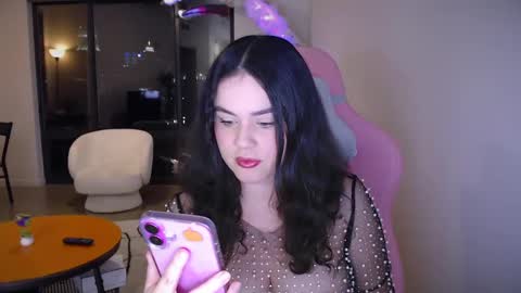 Snapshot of gia_is_horny chatting on 12.10.24 The Queen of Squirt online show from 12.10.24