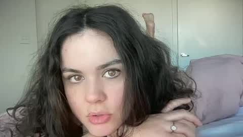 Snapshot of gia_is_horny chatting on 01.11.25 The Queen of Squirt online show from 01.11.25