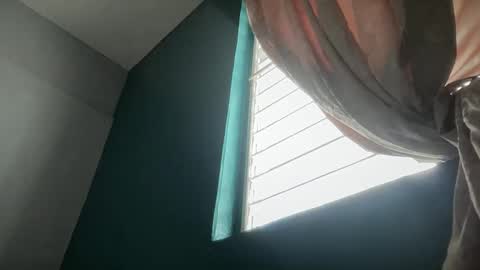 Snapshot of gia_is_horny chatting on 01.15.25 The Queen of Squirt online show from 01.15.25