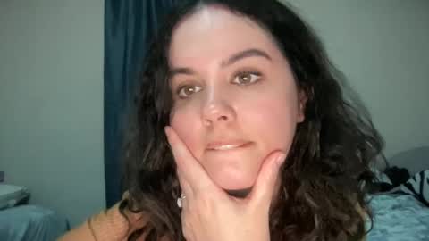 Snapshot of gia_is_horny chatting on 01.19.25 The Queen of Squirt online show from 01.19.25