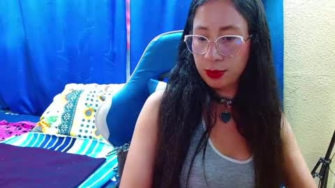 Snapshot of gia_leinn chatting on 05.16.26 Gia online show from 05.16.26