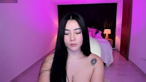 Snapshot of gia_lowry chatting on 01.04.25 Gia lowry online show from 01.04.25