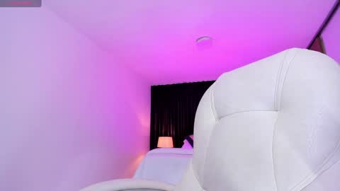 Snapshot of gia_lowry chatting on 01.11.25 Gia lowry online show from 01.11.25