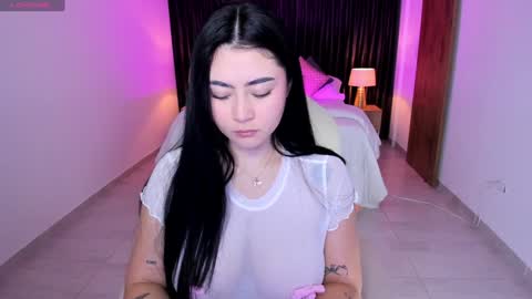 Snapshot of gia_lowry chatting on 01.12.25 Gia lowry online show from 01.12.25