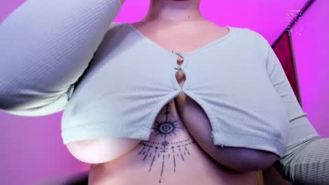 Snapshot of gia_lowry chatting on 01.15.25 Gia lowry online show from 01.15.25