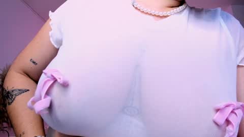 Snapshot of gia_lowry chatting on 01.29.25 Gia lowry online show from 01.29.25