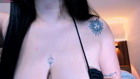 Snapshot of gia_lowry chatting on 02.18.25 Gia lowry online show from 02.18.25