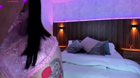 Snapshot of gia_lowry chatting on 02.22.25 Gia lowry online show from 02.22.25