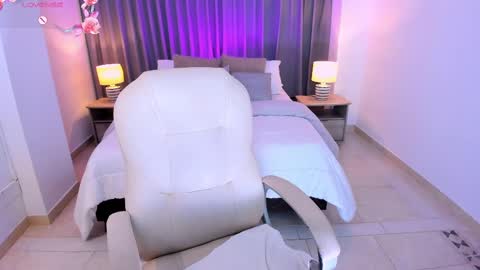 Snapshot of gia_lowry chatting on 03.04.25 Gia lowry online show from 03.04.25