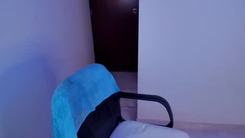 GIA WHITE Independet  online show from 11.21.25