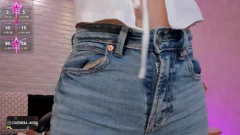 Gia Ferrera online show from 10.18.25