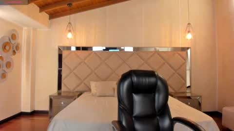 Gia Ferrera online show from 01.08.26