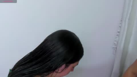 giannagovlea online show from 11.19.25