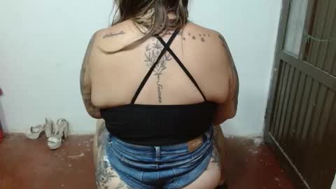 Snapshot of giannaswift chatting on 12.14.25 Gianna.. online show from 12.14.25