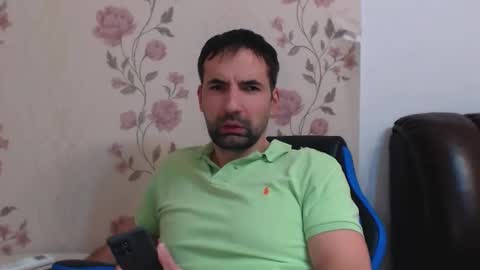 Snapshot of gianni_lion chatting on 12.17.25 Gianni online show from 12.17.25