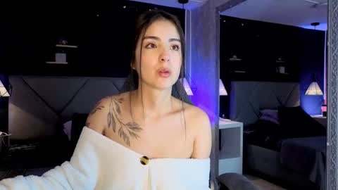 Snapshot of giapearl2 chatting on 10.14.25 Gia online show from 10.14.25