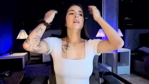 Snapshot of giapearl2 chatting on 10.26.25 Gia online show from 10.26.25