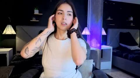 Snapshot of giapearl2 chatting on 11.03.25 Gia online show from 11.03.25