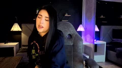 Snapshot of giapearl2 chatting on 11.06.25 Gia online show from 11.06.25