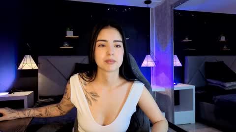 Snapshot of giapearl2 chatting on 11.27.25 Gia online show from 11.27.25