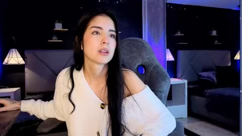 Snapshot of giapearl2 chatting on 11.30.25 Gia online show from 11.30.25