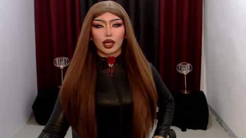 Gia X online show from 02.10.25