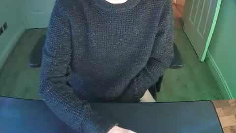 Snapshot of giftexx chatting on 12.16.25 giftexx online show from 12.16.25