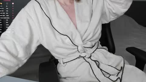 Snapshot of gigihadd chatting on 11.29.25 gigihadd online show from 11.29.25