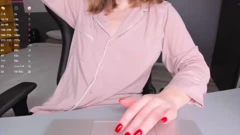 Snapshot of gigihadd chatting on 03.08.26 gigihadd online show from 03.08.26