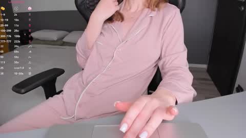 gigihadd online show from 05.04.26